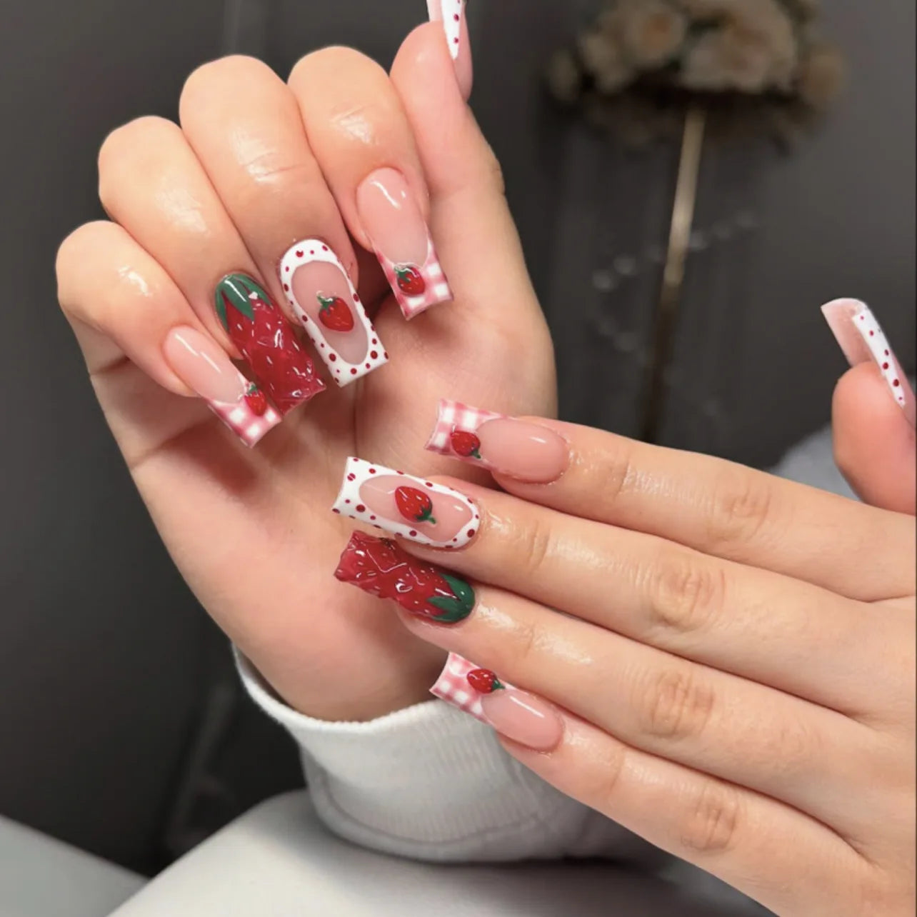 THESA Amour Rouge Mid-Length Square Press-On Nail Set